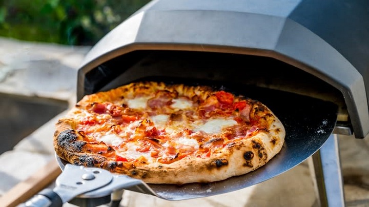 pizza made in the small pizza oven